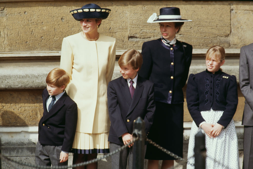 Diana hercegnő, Vilmos herceg, Harry herceg, Anna hercegnő és lánya Zara