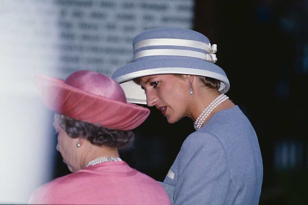 II. Erzsébet királynő és Diana hercegnő