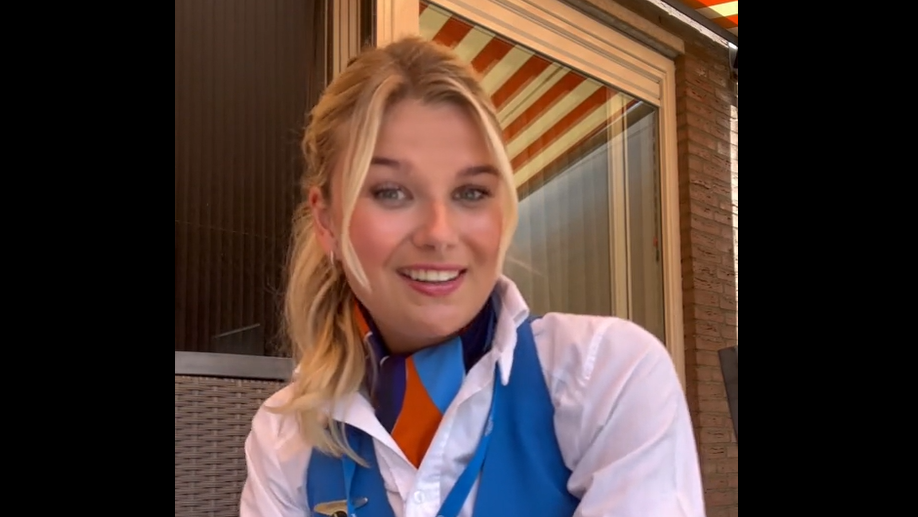 Esther, a KLM légiutas-kísérője