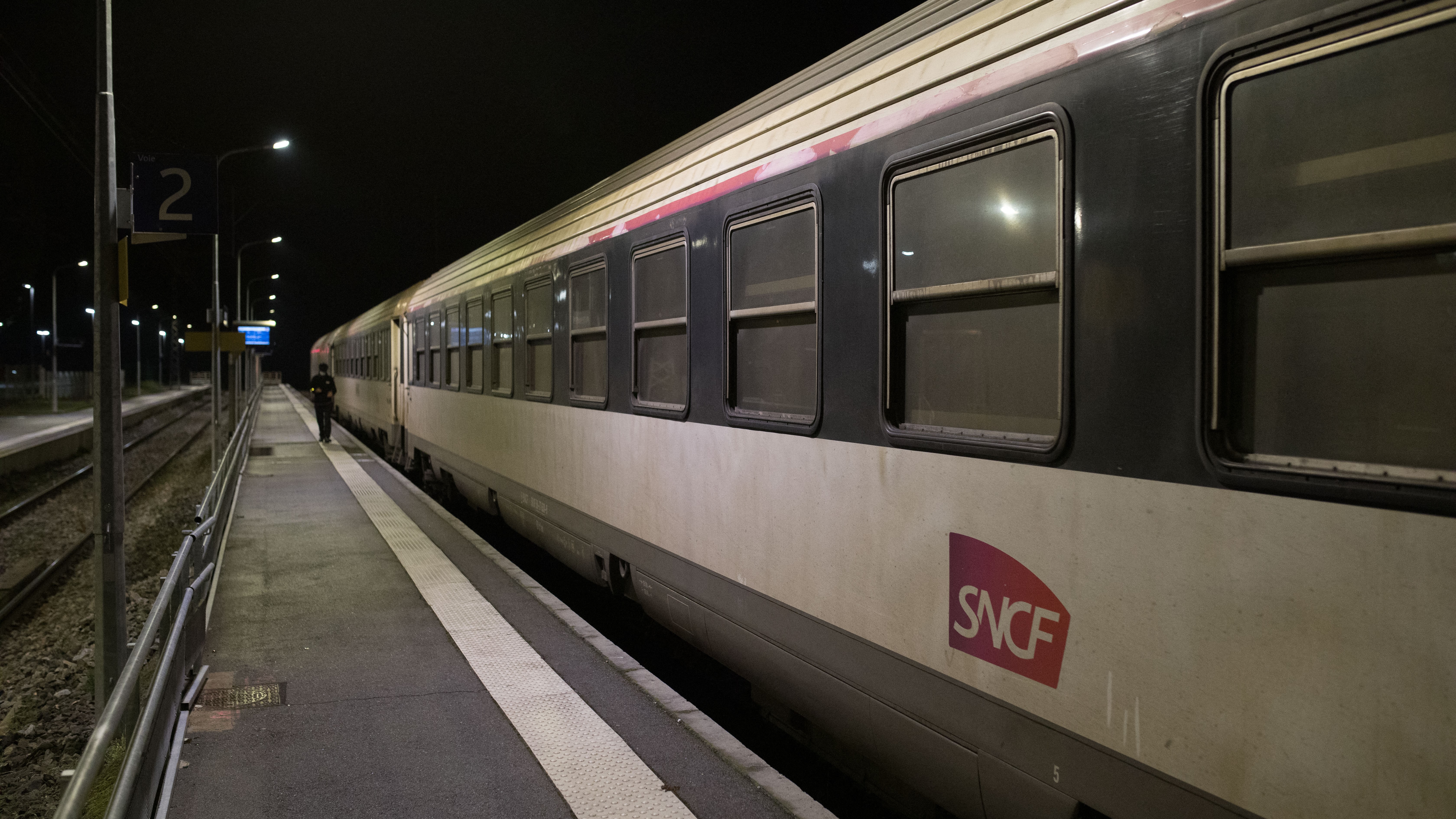Vonat áll egy franciaországi vasútállomáson