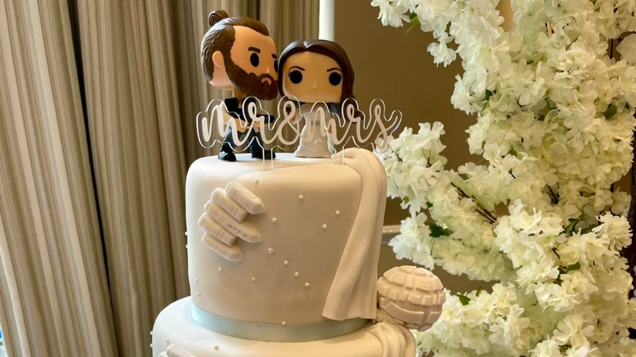 A pár esküvőjén még a torta is Star Wars témát kapott