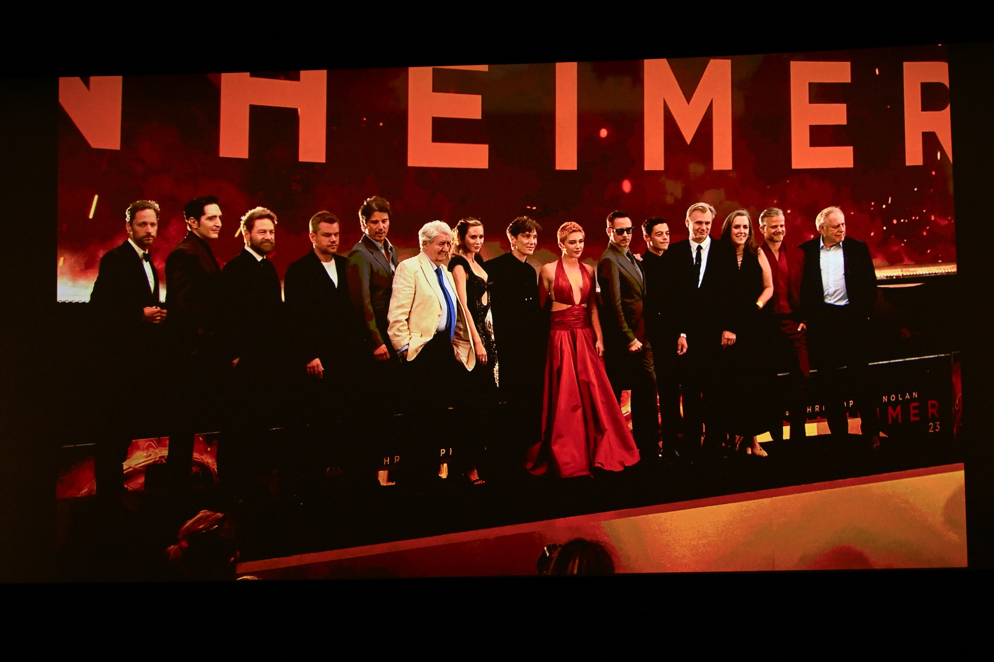 David Dastmalchian, Matt Damon, Josh Hartnett, Tom Conti, Cillian Murphy, Florence Pugh, Rami Malek és Emma Thomas az "Oppenheimer" brit premierjén az Odeon Luxe Leicester Square-ben 2023. július 13-án Londonban, Angliában.