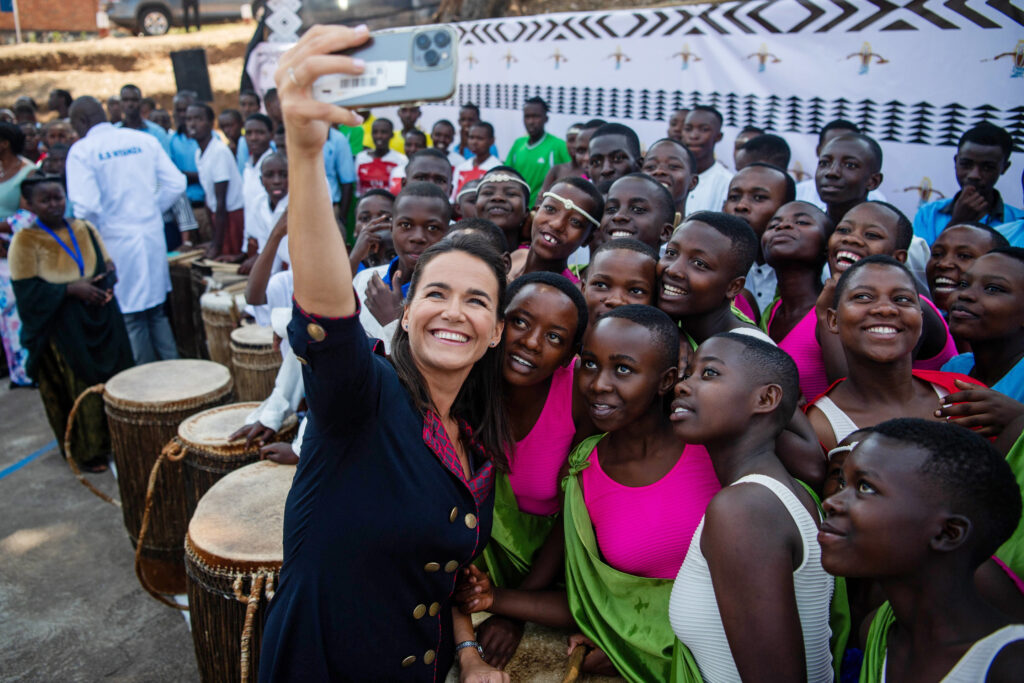 Novák Katalin a ruandai Nyanzában