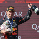 A holland Max Verstappen és az Oracle Red Bull Racing versenyzője ünnepel a dobogón az F1-es Magyar Nagydíjon a Hungaroringen 2023. július 23-án Budapesten.