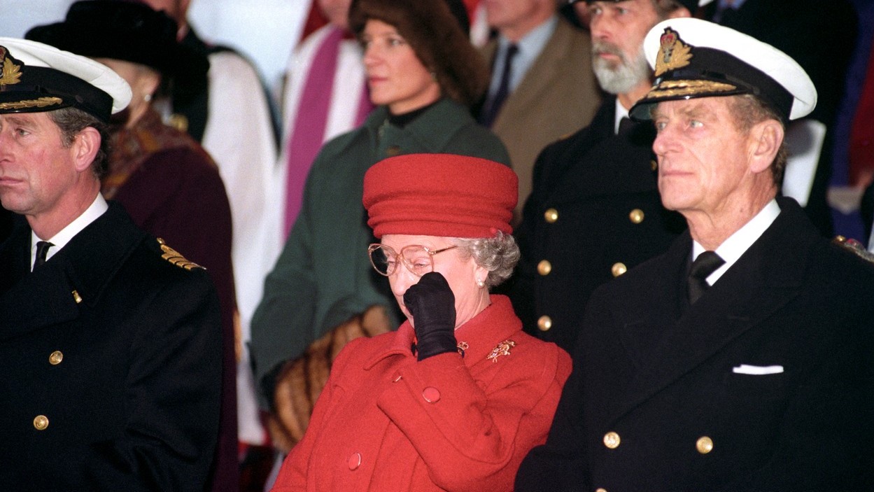 II. Erzsébet megkönnyezi a forgalomból kivont királyi jachtot, a Britanniát