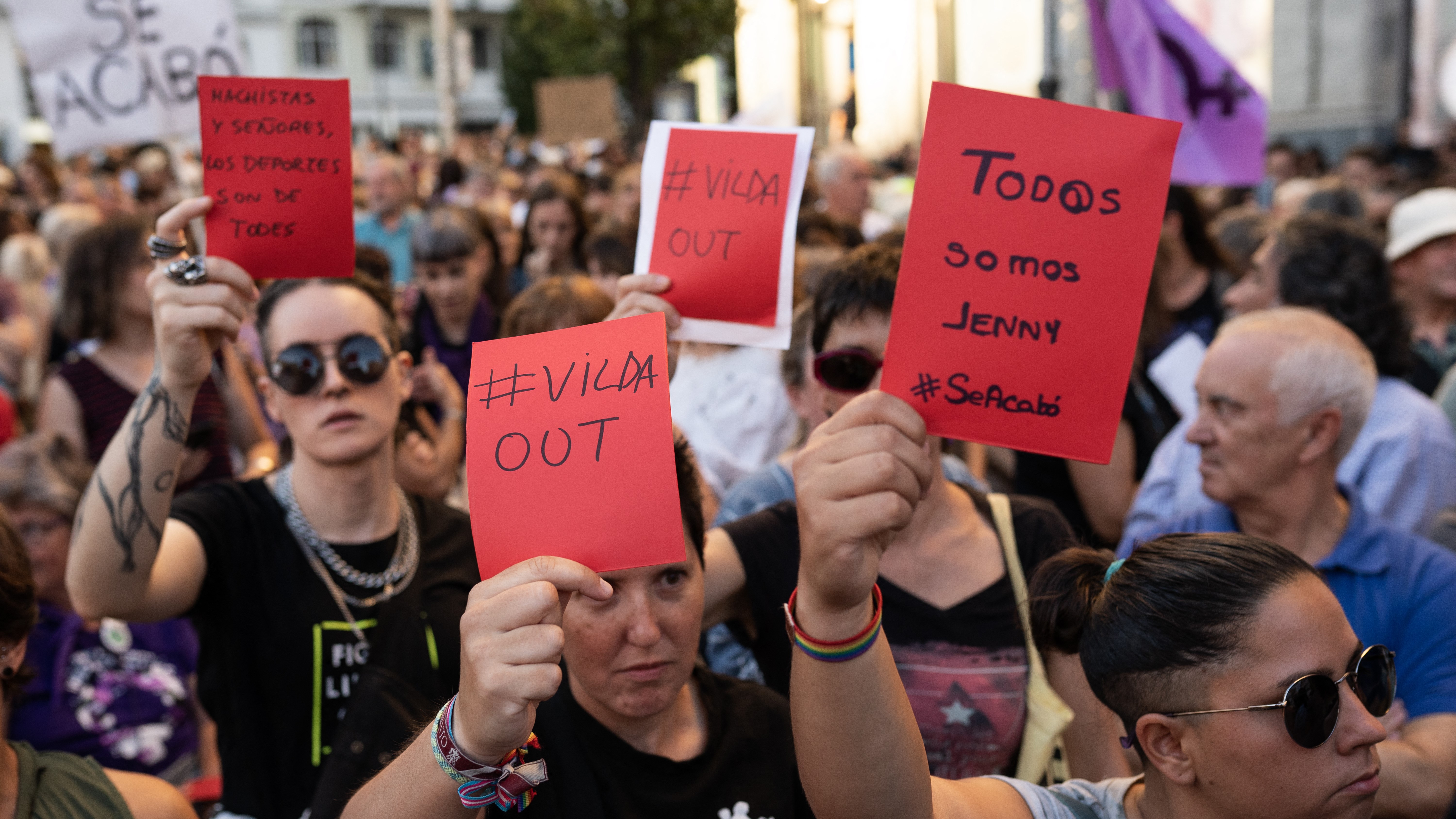 Spanyolország női labdarúgó-válogatottjának szurkolói szolidaritási tüntetést tartottak Madridban 2023. augusztus 28-án.