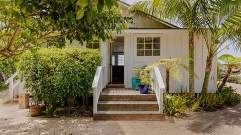 Airbnb-n hirdeti tengerparti nyaralóját Ashton Kutcher és Mila Kunis