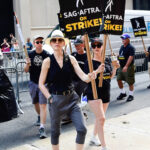 Julianna Margulies 2023. július 23-án New Yorkban tüntetett.