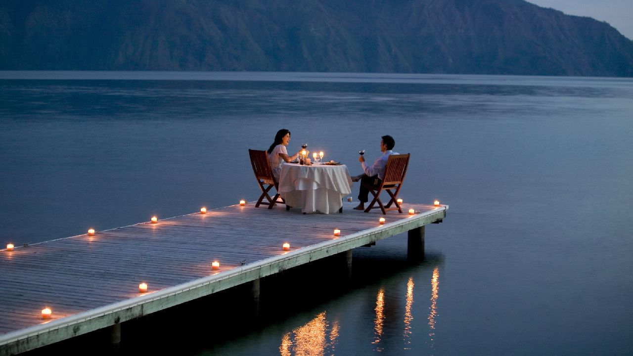 Romantikus vacsora a stégen
