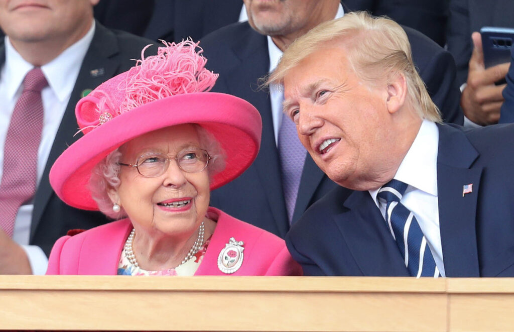 II. Erzsébet királynő és Donald Trump