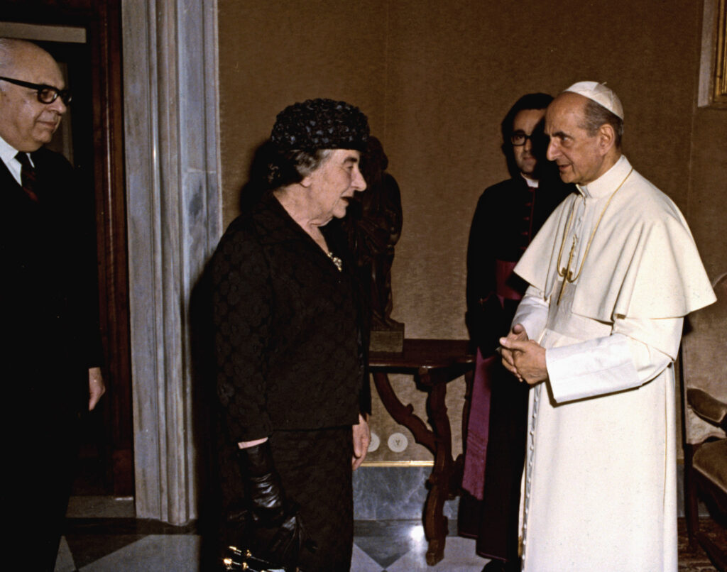 Golda Meir és VI. Pál pápa