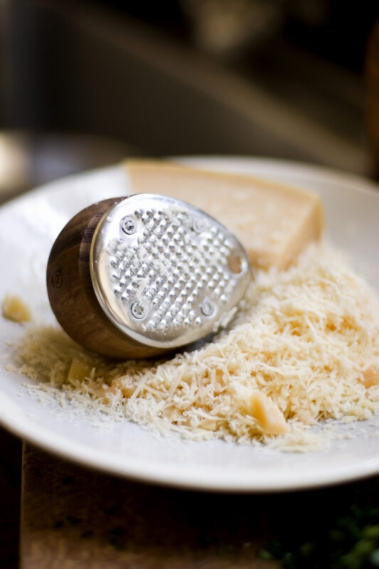 Érlelt juhsajt, Pecorino Romano egyben és finomra reszelve