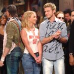 Britney Spears és Justin Timberlake a Saturday Night Live című műsor 2002 februárjában.