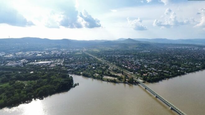 Rákkeltő anyag csordogál Óbudánál a Duna vizébe