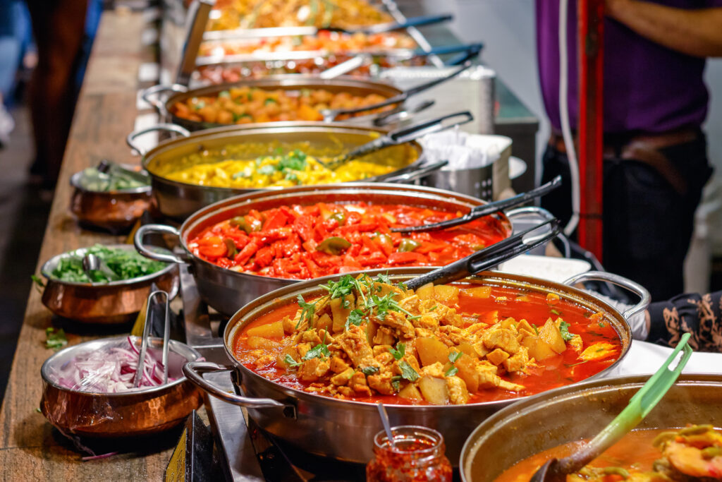 Indiai ételárus a londoni Camden Marketen