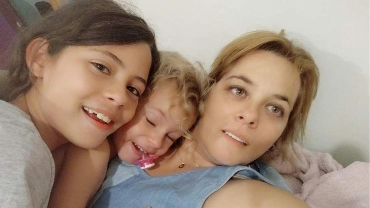 Gázába utazik lányaiért a túszul ejtett magyar gyerekek édesanyja | nlc