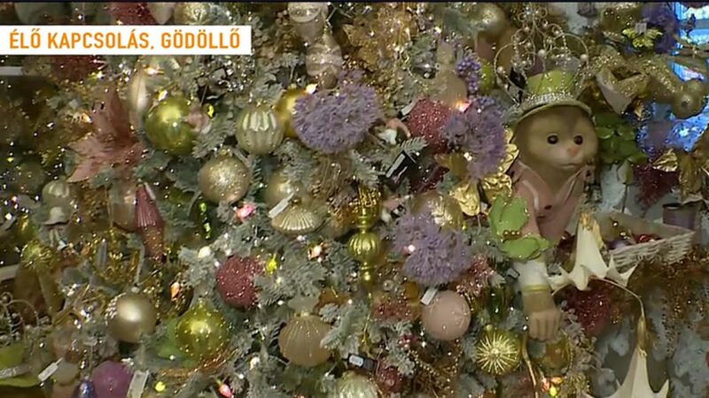 Pasztelszínű majomfigura a karácsonyfán - Forrás: TV2 / Mokka - videó&nbsp;