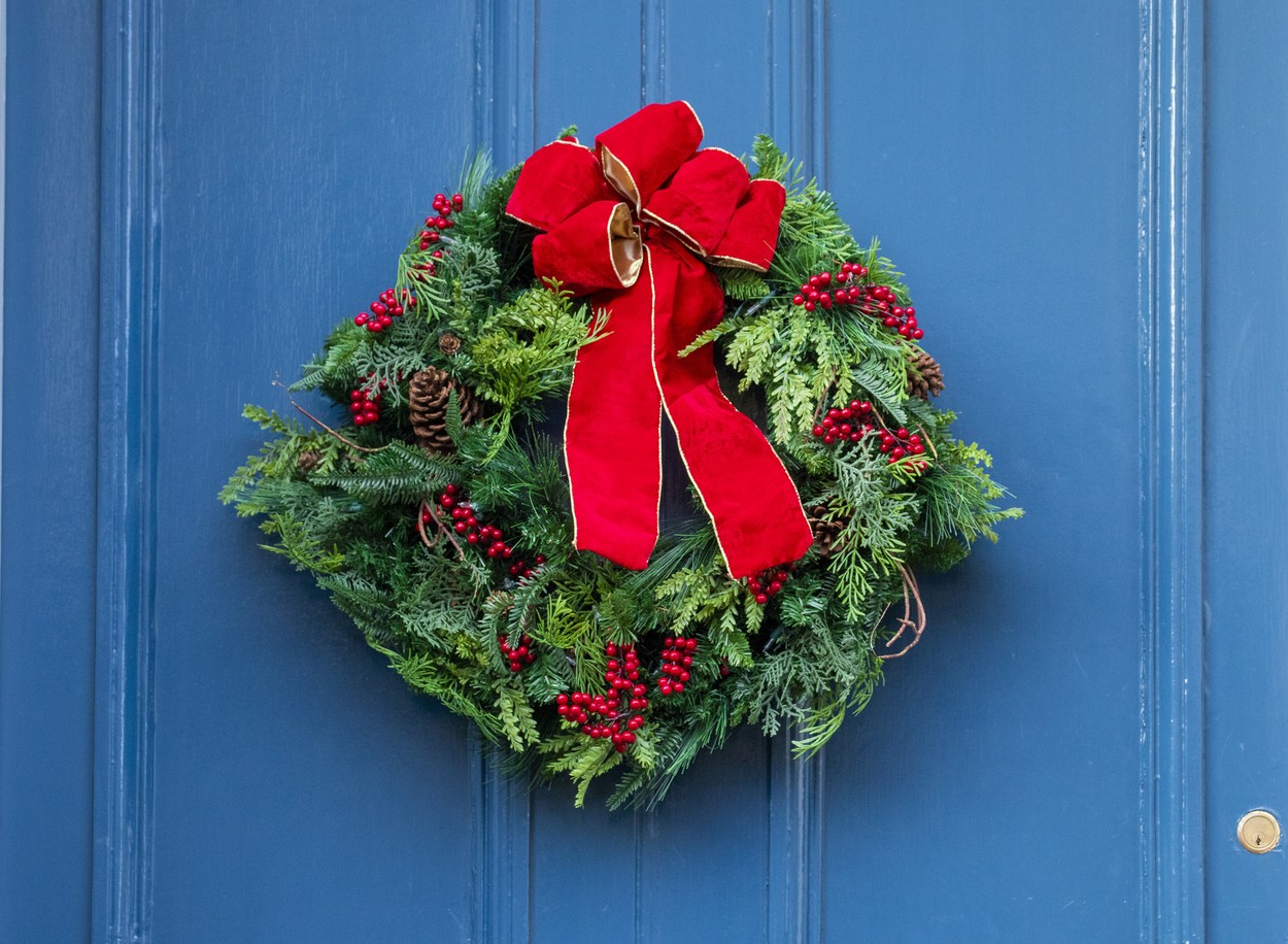 Karácsonyi dekoráció ajtóra