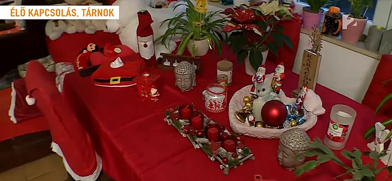 Belül is mindenhol karácsonyi és Mikulás dekorációk - Forrás: TV2 / Mokka - videó