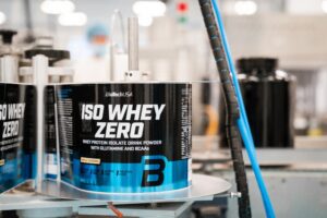 A BioTechUSA márka zászlóshajó terméke az Iso Whey Zero tejsavó-fehérje izolátum, mely számos ízben és többféle kiszerelésben érhető el.