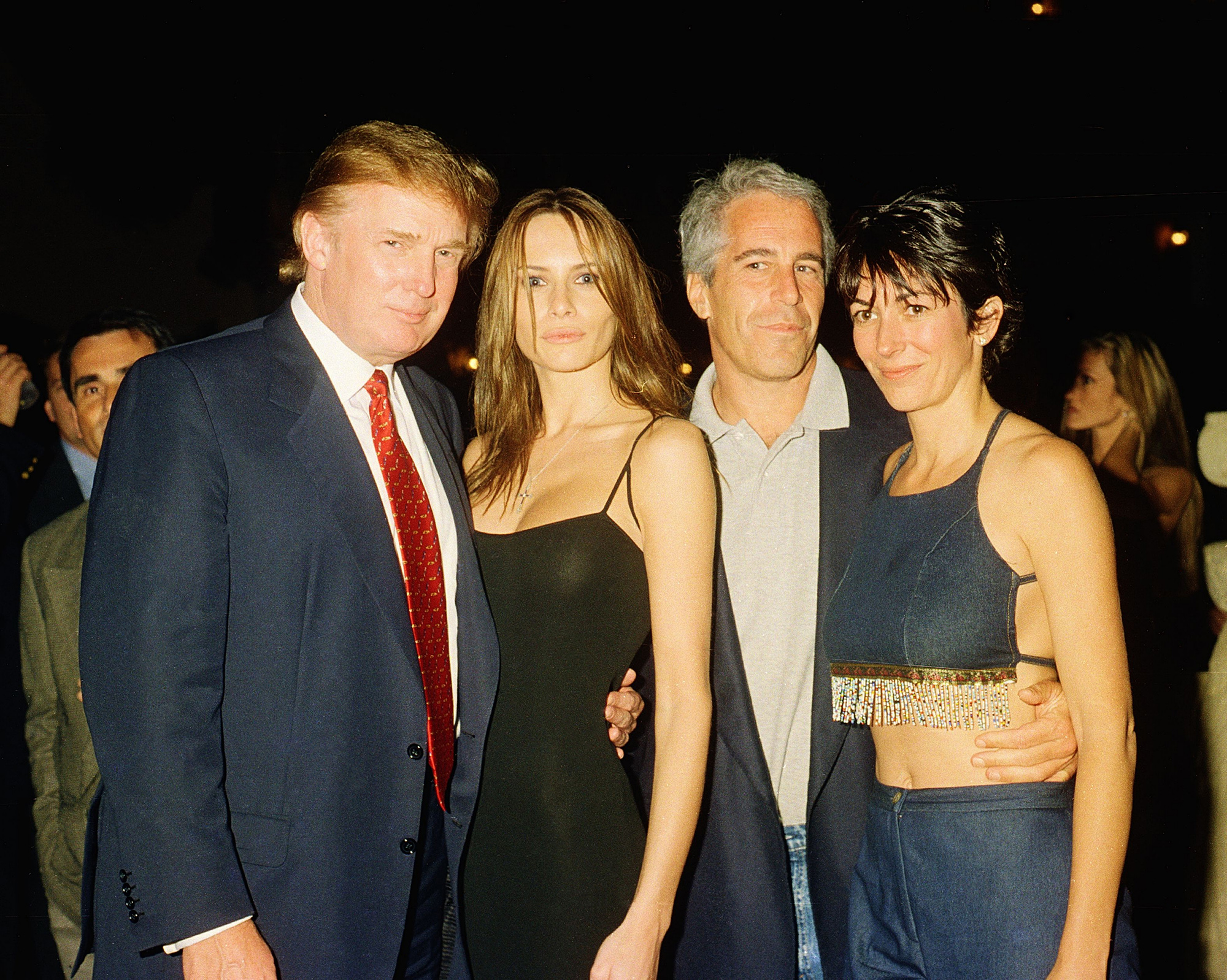 Donald és Melania Trump (akkor még Melania Knauss), Epstein és Ghislaine Maxwell a floridai Mar-a-Lagóban 2000-ben (Fotó: Davidoff Studios/Getty Images)