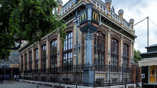 Legendás budapesti McDonald’sra kerül lakat ma este