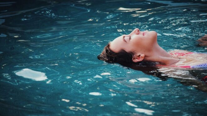 Csodálatos hatása van az úszásnak a menopauza tüneteire