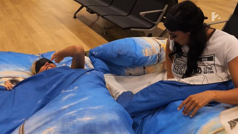 Szálloda helyett a reptéren kellett aludniuk a modelleknek - Forrás: TV2 / Sztárok a reptéren - videó