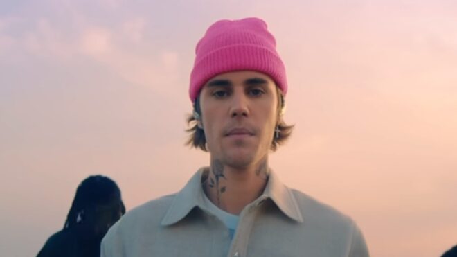 Justin Bieber magyar ruhában parádézott a Super Bowlon
