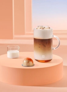 Új kávétrend a láthatáron: hódít a pekándiós latte