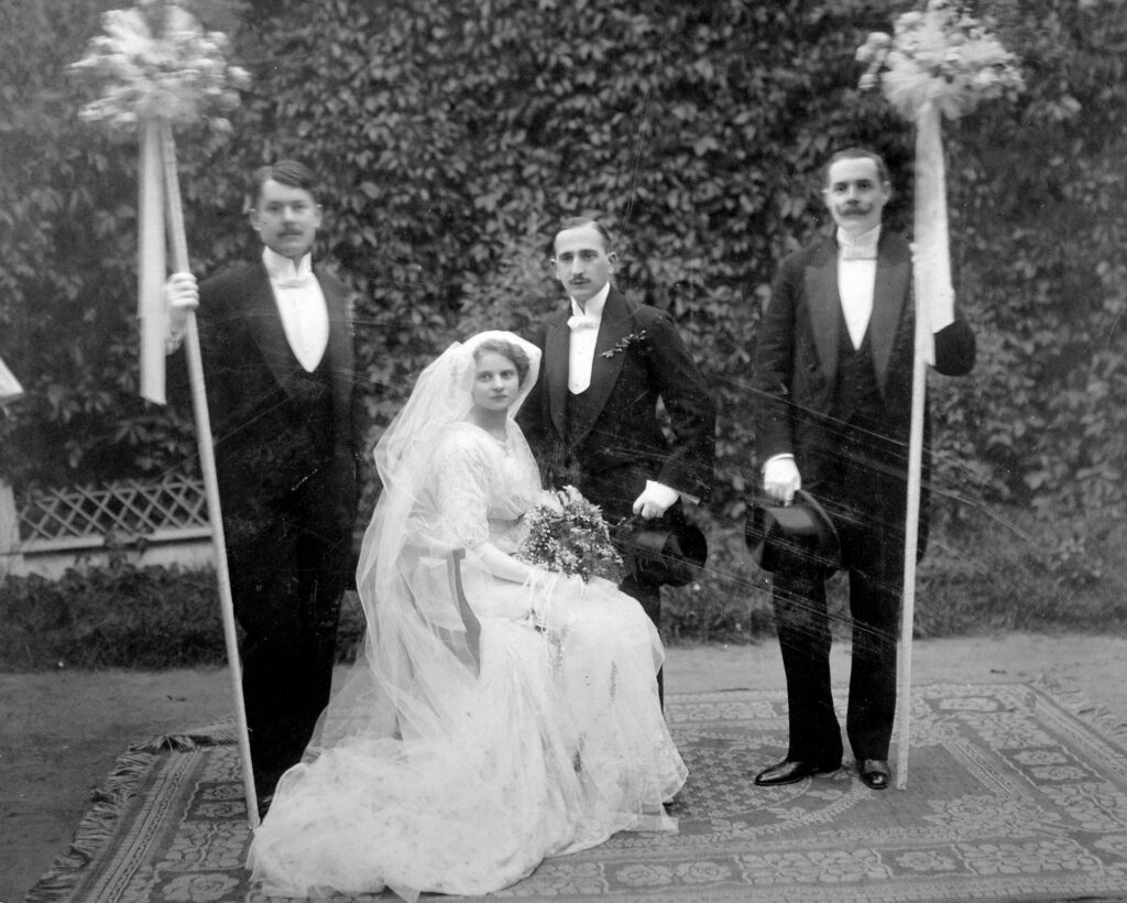 Esküvői fotó, 1919. (Fotó: Fortepan)