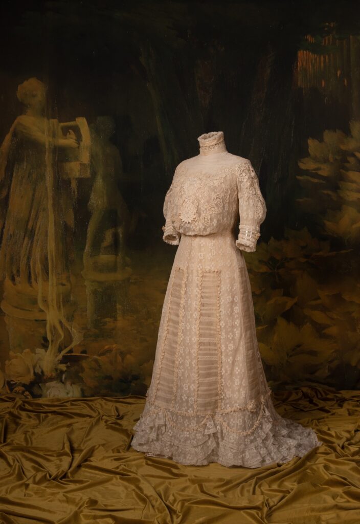 Bernát Erzsébet menyasszonyi ruhája