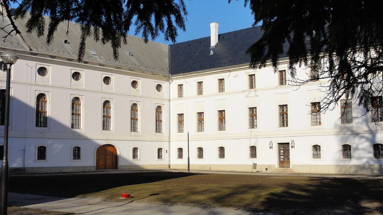 A Kossuth Zsuzsa gyermekotthon épülete Bicskén