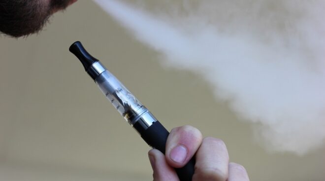Hatalmas hazugság terjed az e-cigaretta használatától