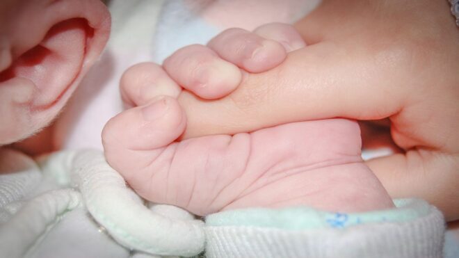 Összekevertek két újszülöttet a kórházban, nagy sokára derült csak ki