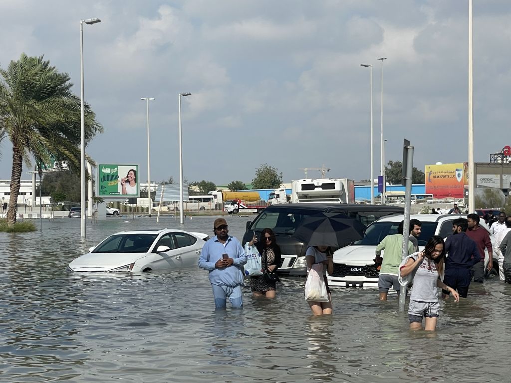Özönvíz Dubajban