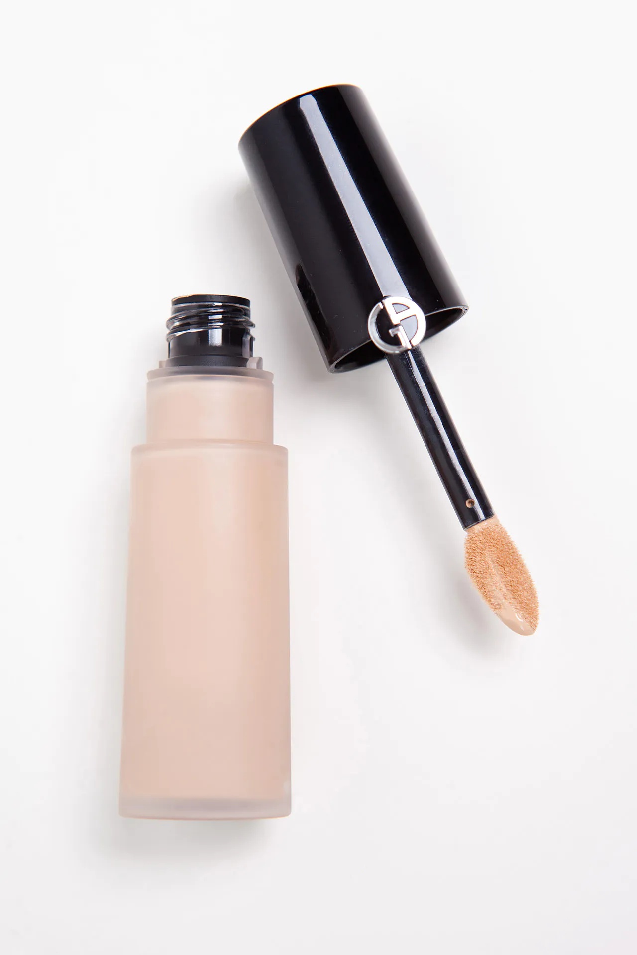 Giorgio Armani Luminous Silk Multi-Purpose Glow Concealer