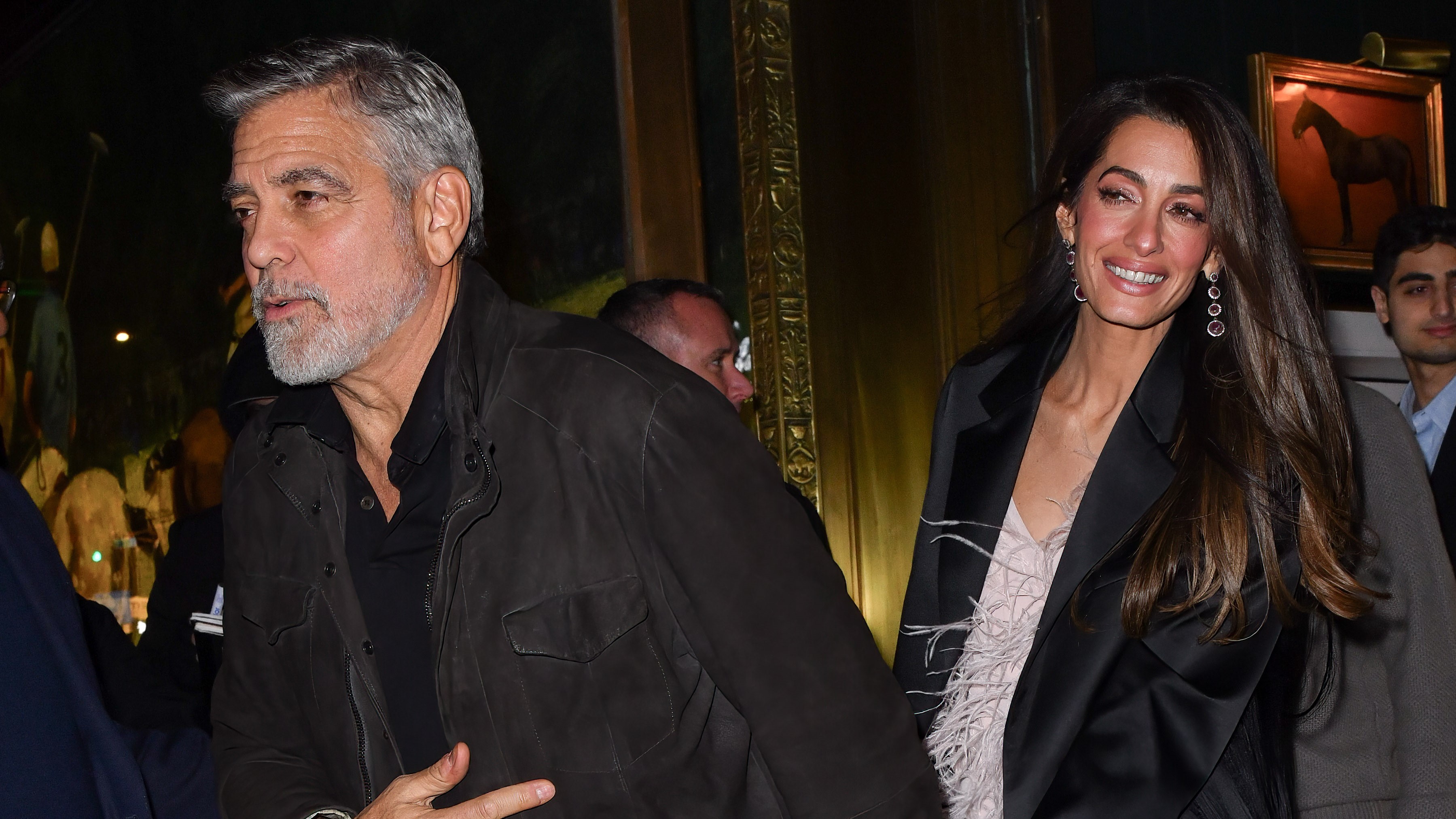 George Clooney-nak most lett elege, hogy támadják a feleségét