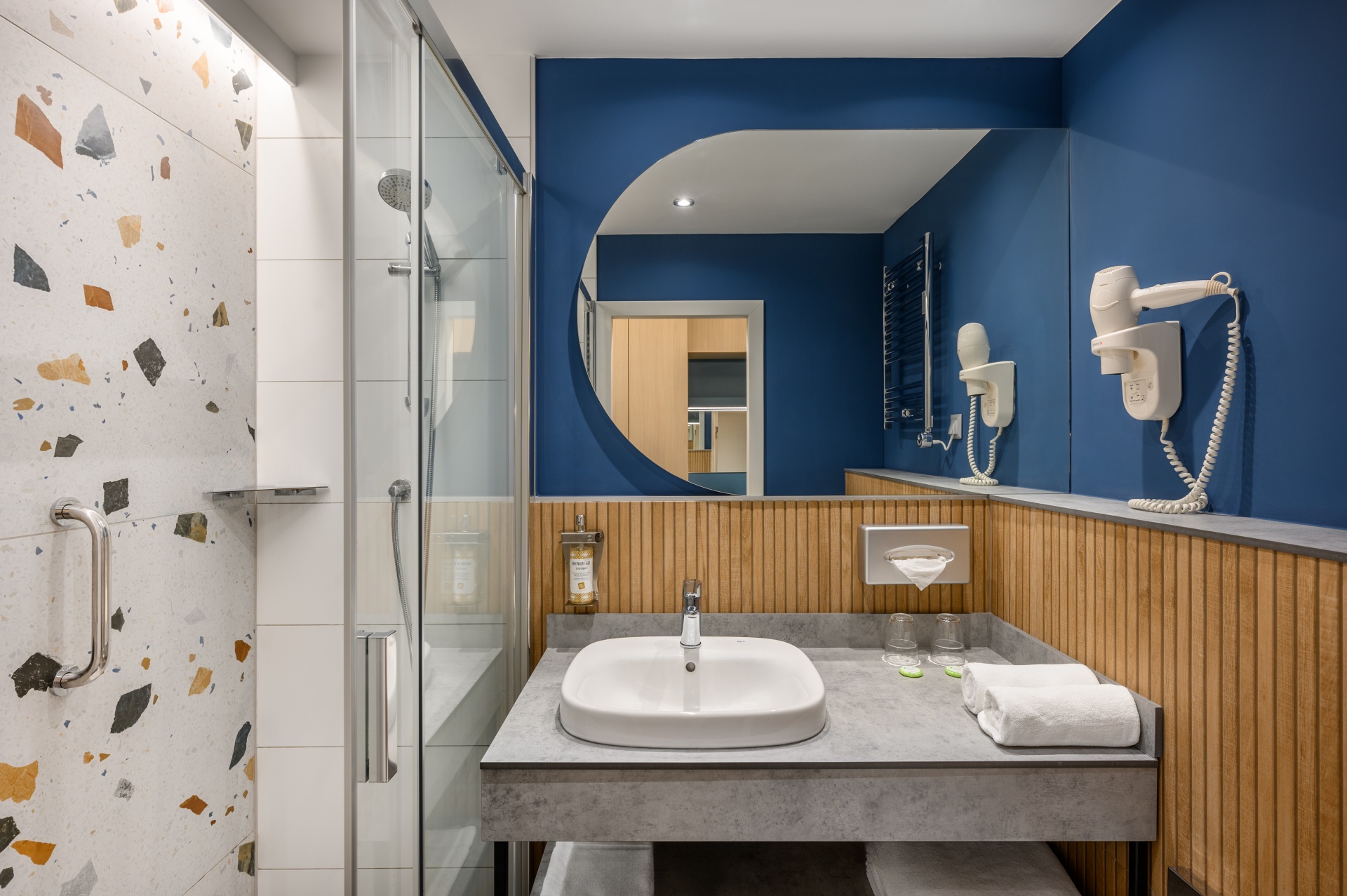 Fürdőszoba a balatonfüredi Danubius Hotel Annabella Prémium szobájában
