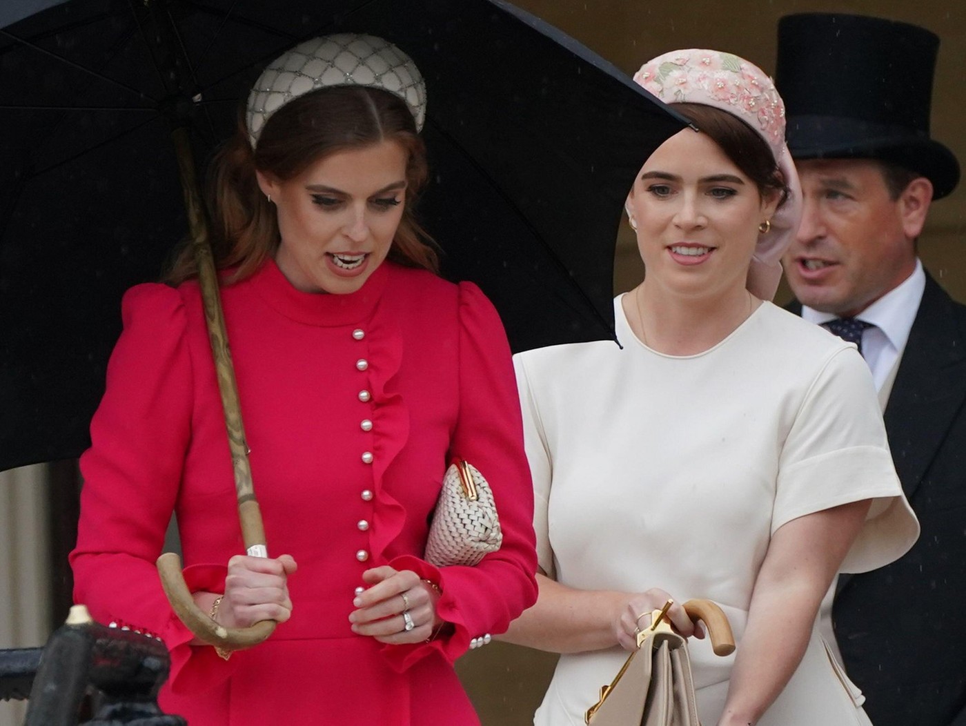 Eugénia és Beatrix azon a bizonyos fogadáson a Buckingham palotában. (fotó: Profimedia)