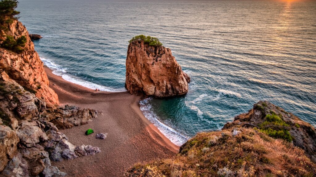 Spanyolország egyik mesés nudista strandja (Fotó: Getty Images)