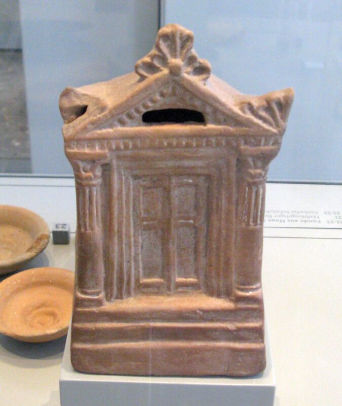 Ógörög persely a Kr. e. 2. századból (fotó: Wikipedia)