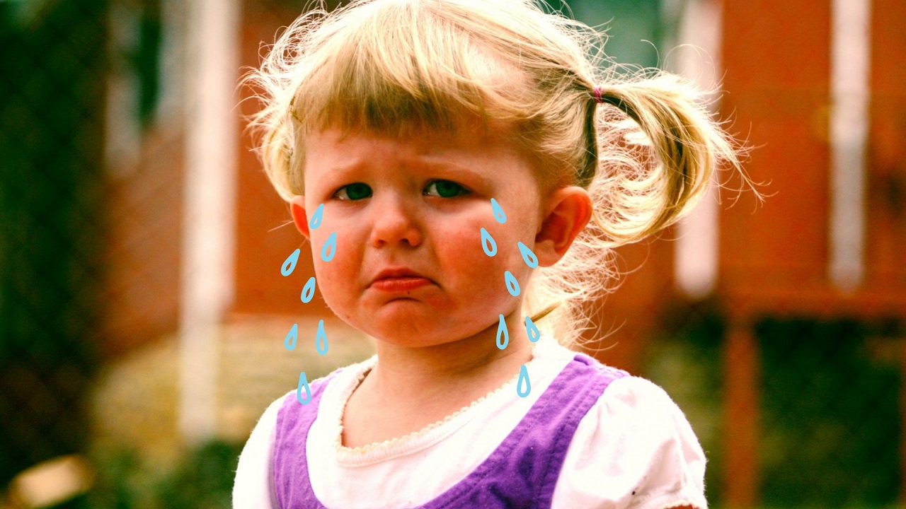 síró kislány