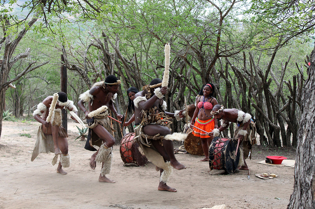 Tradicionális zulu tánc a Dél-Afrikai Köztársaságban (fotó: Wikipedia)