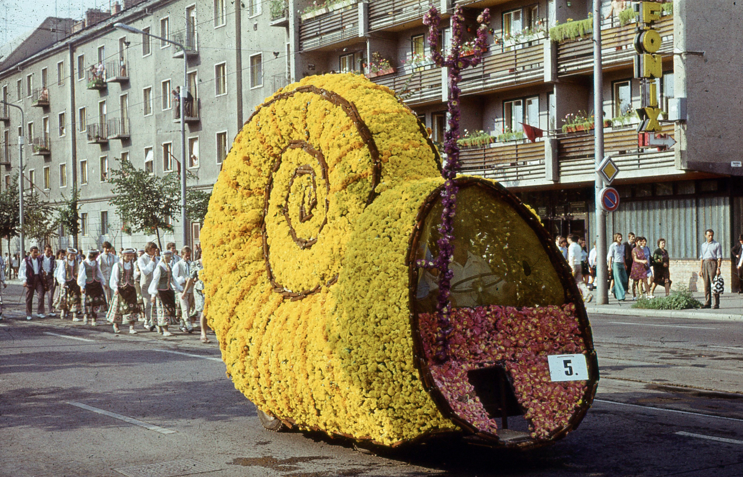 Petőfi tér, Virágkarnevál