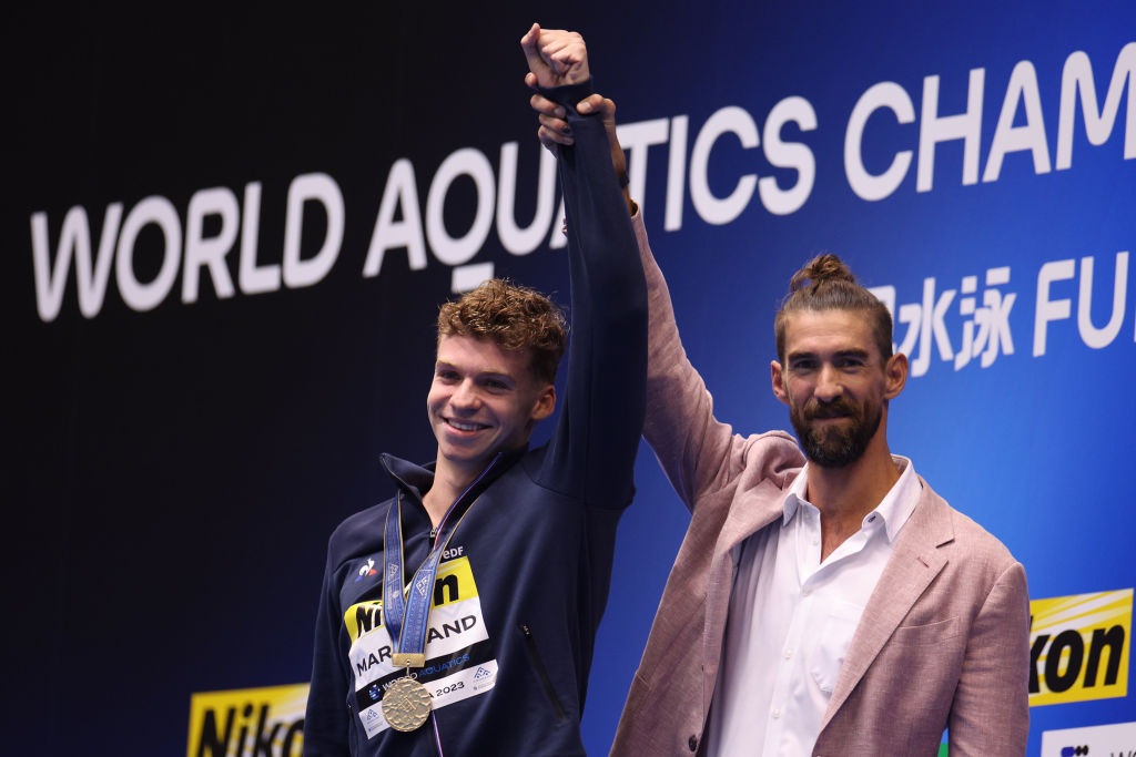 Léon Marchand és Michael Phelps