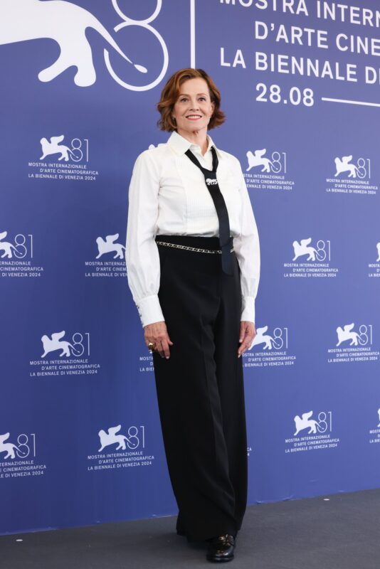 Sigourney Weaver a 81. Velencei Nemzetközi Filmfesztiválon az olaszországi Velencében 2024. augusztus 28-án 