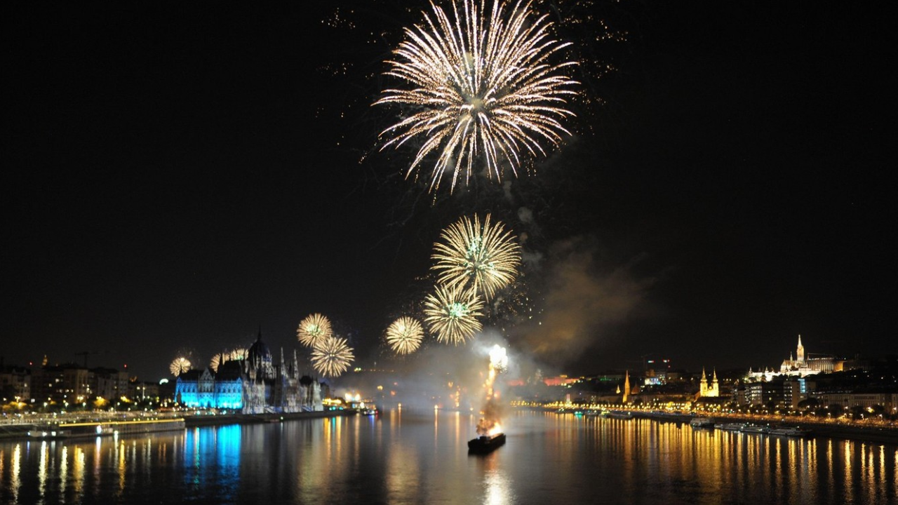 Budapesti tűzijáték 2022-ben.