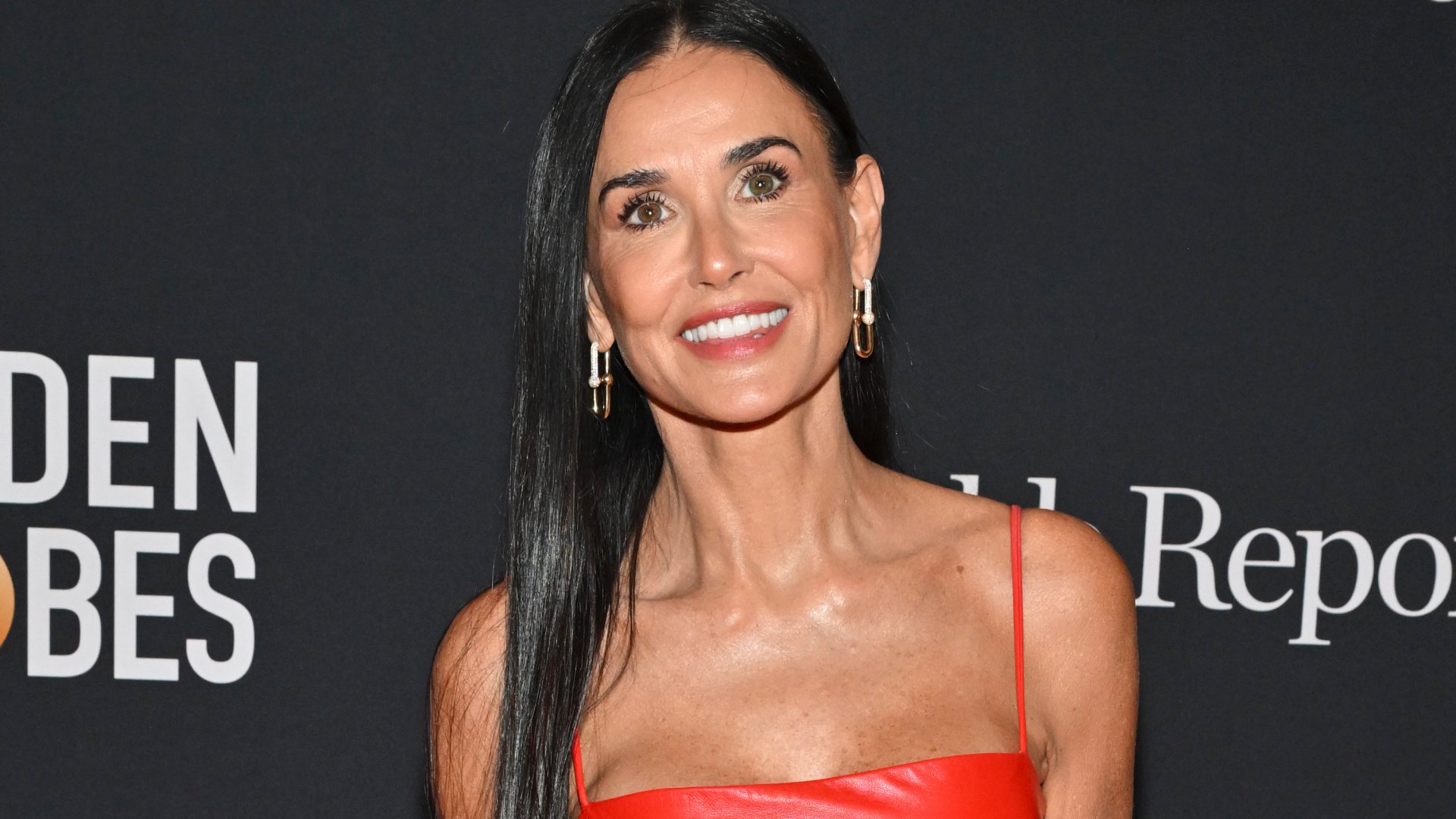 Demi Moore a "The Road to the Golden Globe Party"-n a Four Seasons Hotel Torontóban a 2024-es Torontói Nemzetközi Filmfesztiválon 2024. szeptember 7-én Torontóban, Kanadában 