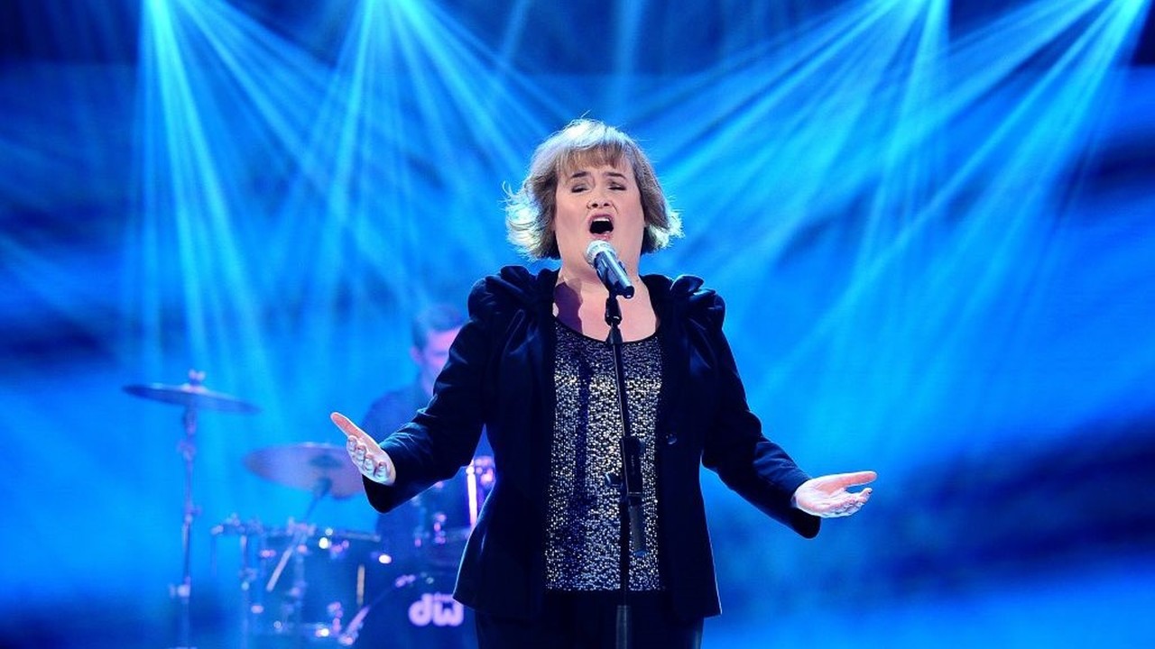 Mesésen fest a 62 éves, agyvérzésen átesett Susan Boyle